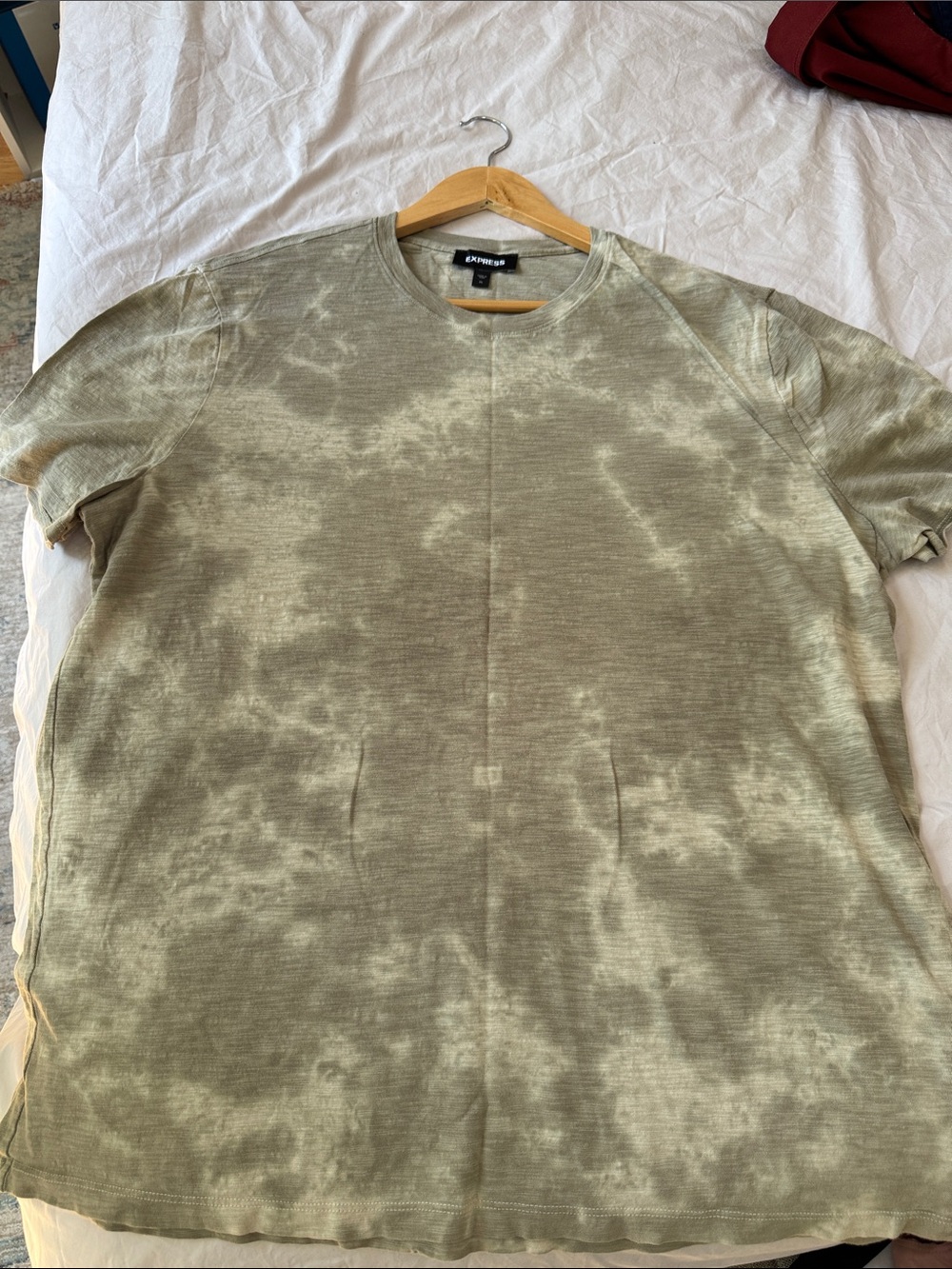 Express Men’s Olive Green Tie-Dye Crew Neck Tee